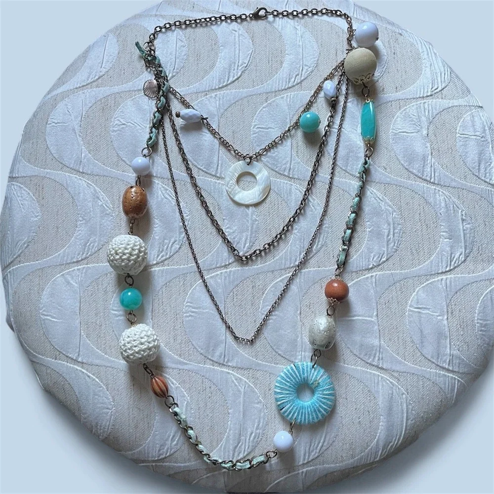 N/A captivating layered